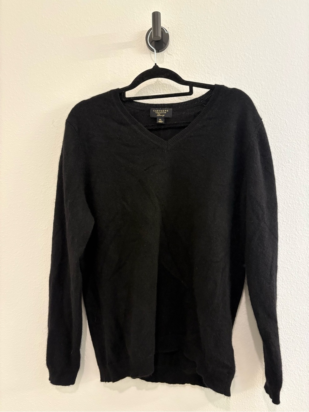100% Cashmere V-Neck Women's Sweater - Black